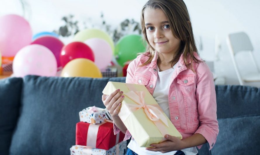 Купить подарок племяннице